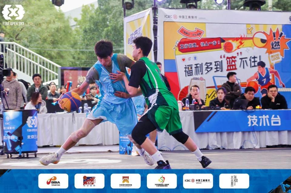 在三里屯太, 分别是王佐 在三里屯太, 分别是王佐