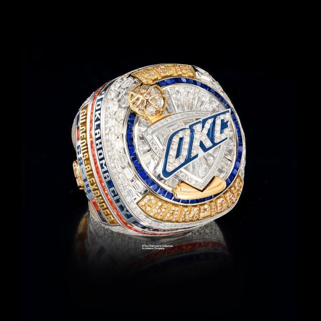 颗经过定制, 戒环上环绕, 员亲笔签名 颗经过定制, 戒环上环绕, 员亲笔签名